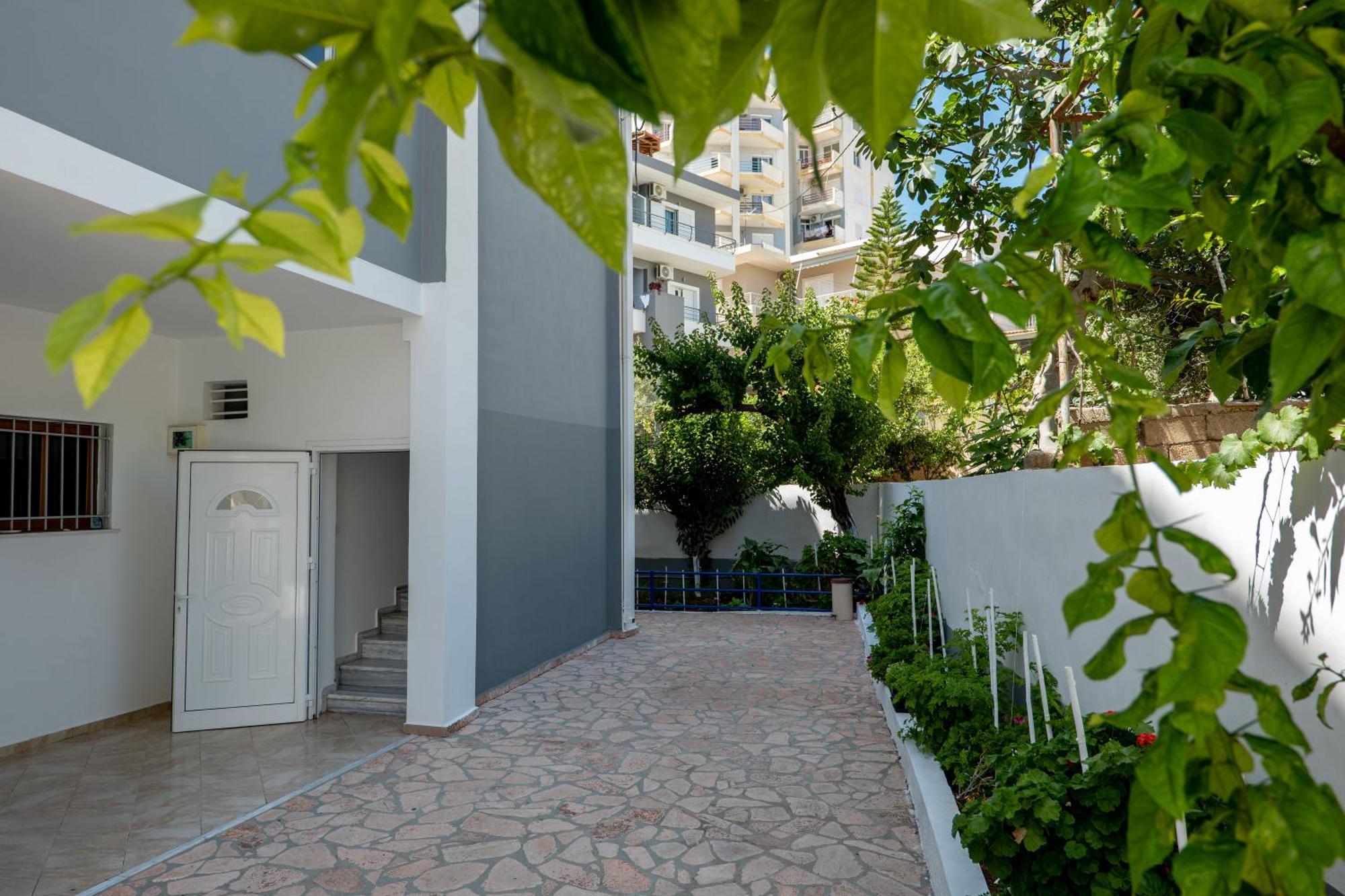 Hoteleks Inn & Suites Sarande Exterior photo
